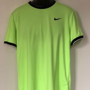 Nike Court Dri-fit Tshirt, neon green